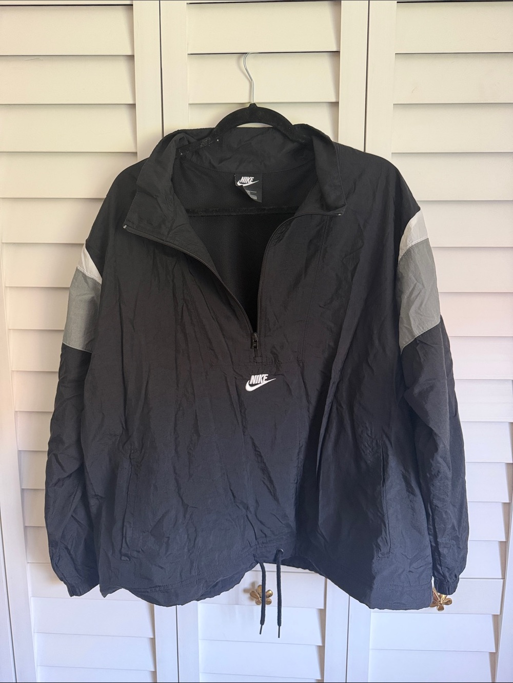 Nike Black Pullover Windbreaker with Gray Sleeve Panels